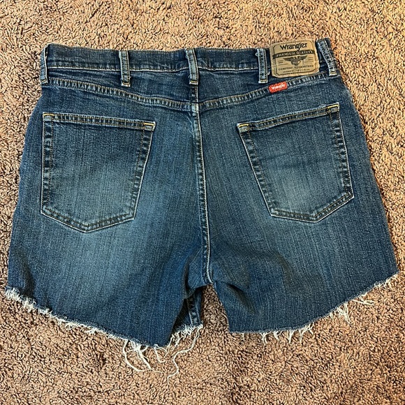 Wrangler Cutoff Shorts - Picture 2 of 3